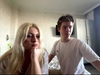 Hikkiii webcam bongacams model stream image