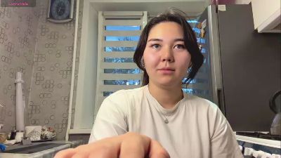 LianeDement webcam model stream image