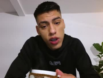 russell_adams_ webcam model stream image