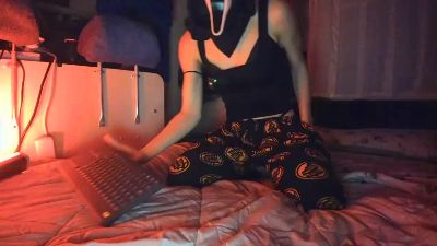 SilentSceamsVan webcam model stream image