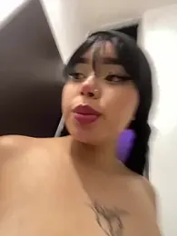 lucialauper_ webcam model stream image