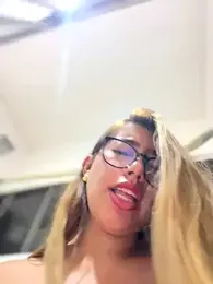 sara_calderon webcam stripchat model stream image