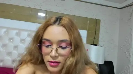 TaraaHot webcam model stream image