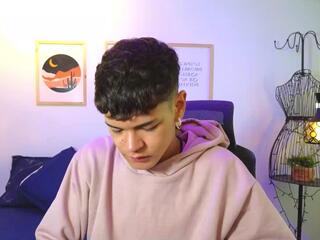 Andru Miett webcam model stream image