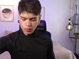 Andru Miett webcam model stream image