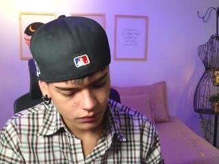 Andru Miett webcam model stream image