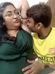 LAVERNIYA_ webcam model stream image