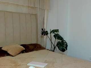 holly-brooke webcam model stream image