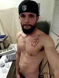 Paidbat webcam model stream image