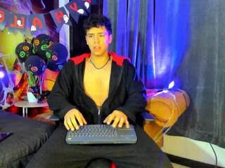Tobias Vega webcam model stream image