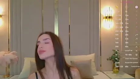 BellaHalles webcam model stream image