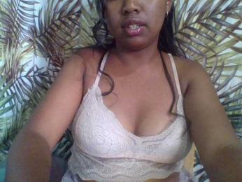 Julia-skye webcam model stream image