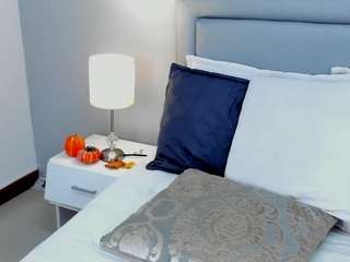 mili-moon webcam model stream image