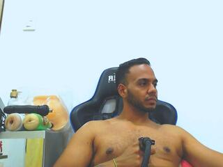 Amaranta Johns webcam model stream image