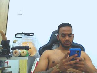 Amaranta Johns webcam model stream image