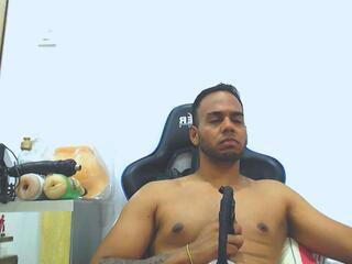 Amaranta Johns webcam model stream image