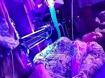 gurlnips webcam model stream image