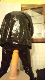 LatexBoy74 webcam model stream image