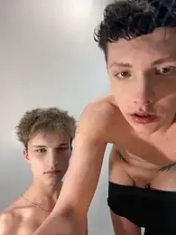 LittleTroubleXXX webcam model stream image