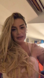 NyxBaroness webcam model stream image