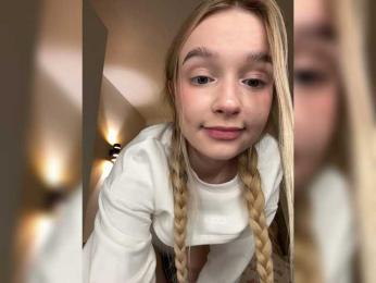 MimiMila webcam model stream image