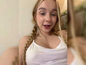 MimiMila webcam model stream image