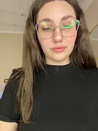 KiraBarlows webcam model stream image