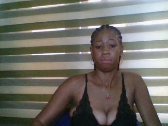 Juicynpink webcam model stream image