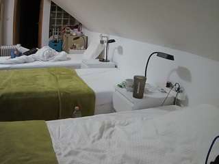 voyeurcam-julmodels-bed-3 webcam model stream image
