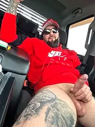 Beardedtattood webcam stripchat model stream image