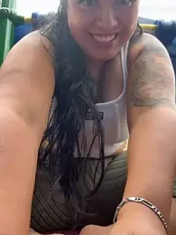 latina_curvy22 webcam model stream image