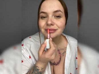 Divine-1 webcam model stream image