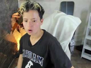 redhood-1 webcam model stream image