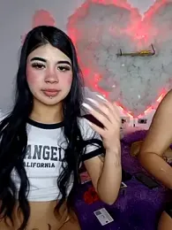 Dannii- webcam stripchat model stream image