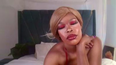 QueenB webcam model stream image