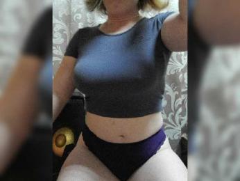 Coolgirl2020 webcam model stream image