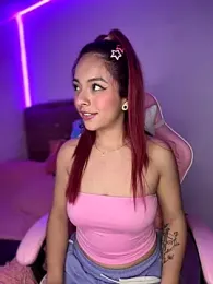 Yovng___Lau webcam model stream image