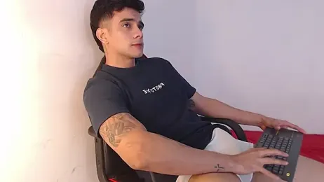 adam_levis17 webcam model stream image