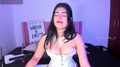 Miakhalifa_a webcam model stream image