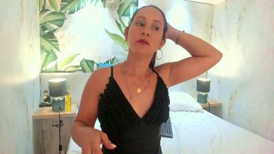 Sharlot_Gray webcam model stream image