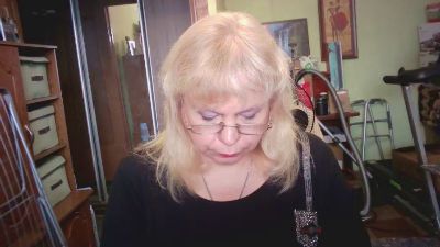 LOLA1972 webcam model stream image