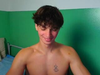 Ozzy Levitt webcam model stream image