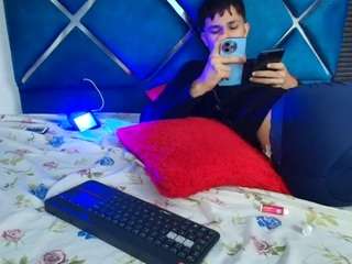 edwinboys webcam model stream image