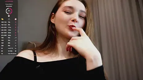 Eliravelvet webcam model stream image