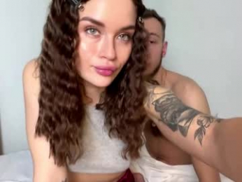 petal_couple webcam model stream image