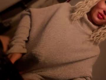 transnextdoor_ webcam model stream image