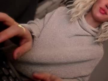 transnextdoor_ webcam model stream image