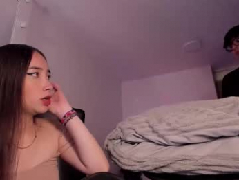 mikeyvioleta webcam model stream image