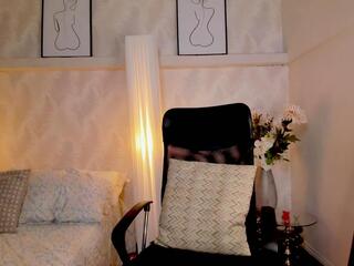 Esmeralda Smith webcam model stream image