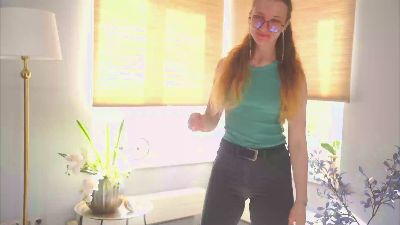 AuraRazavi webcam model stream image